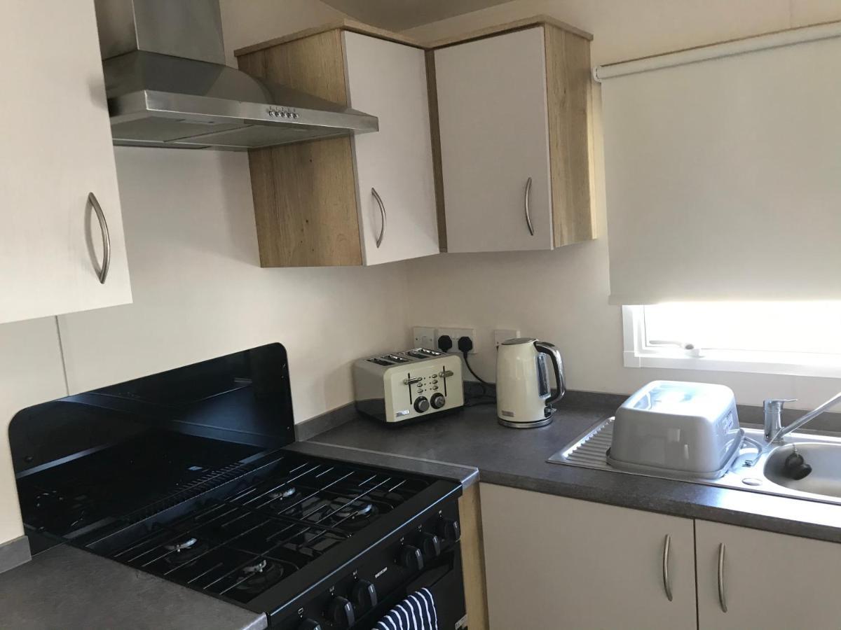 Exclusive 3 Bedroom Caravan, Sleeps 8 People At Parkdean Newquay Holiday Park, Cornwall, Uk מראה חיצוני תמונה