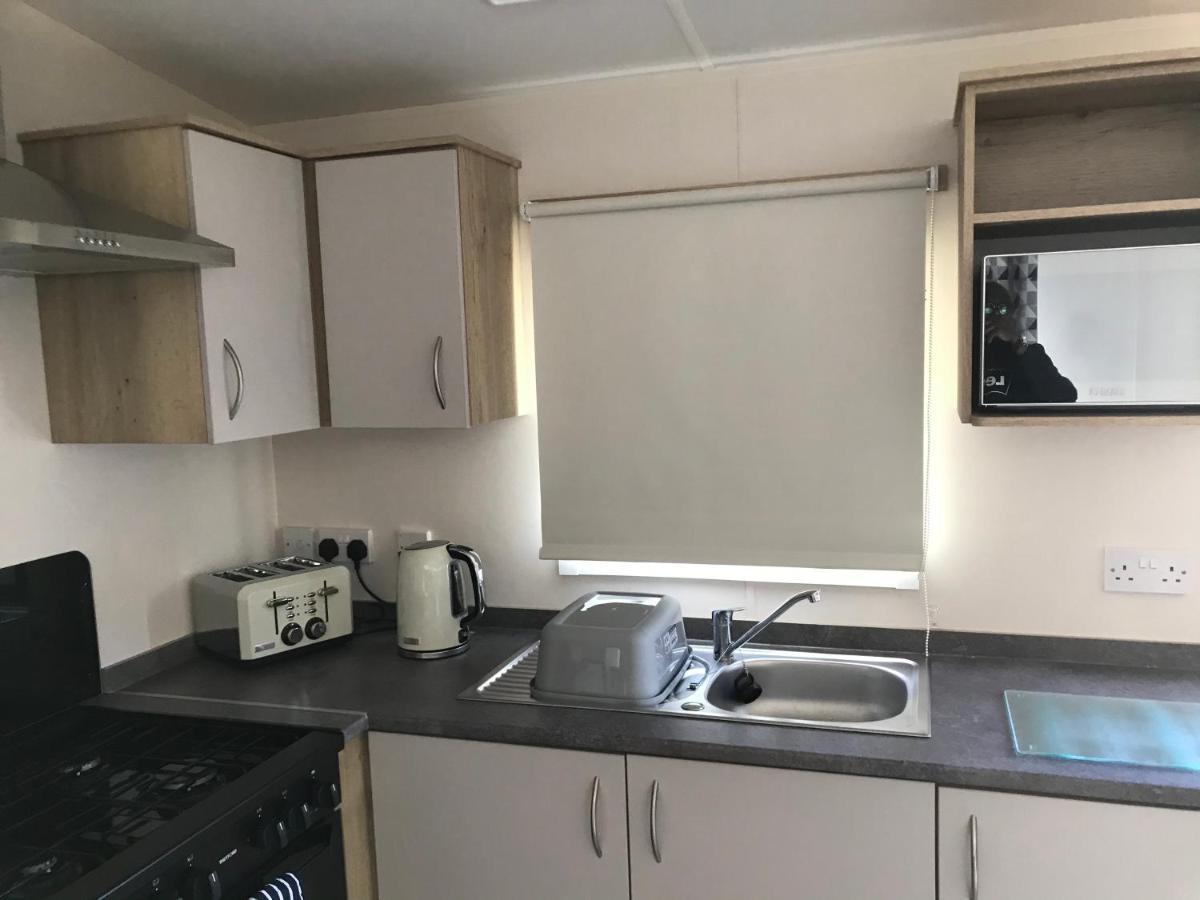 Exclusive 3 Bedroom Caravan, Sleeps 8 People At Parkdean Newquay Holiday Park, Cornwall, Uk מראה חיצוני תמונה