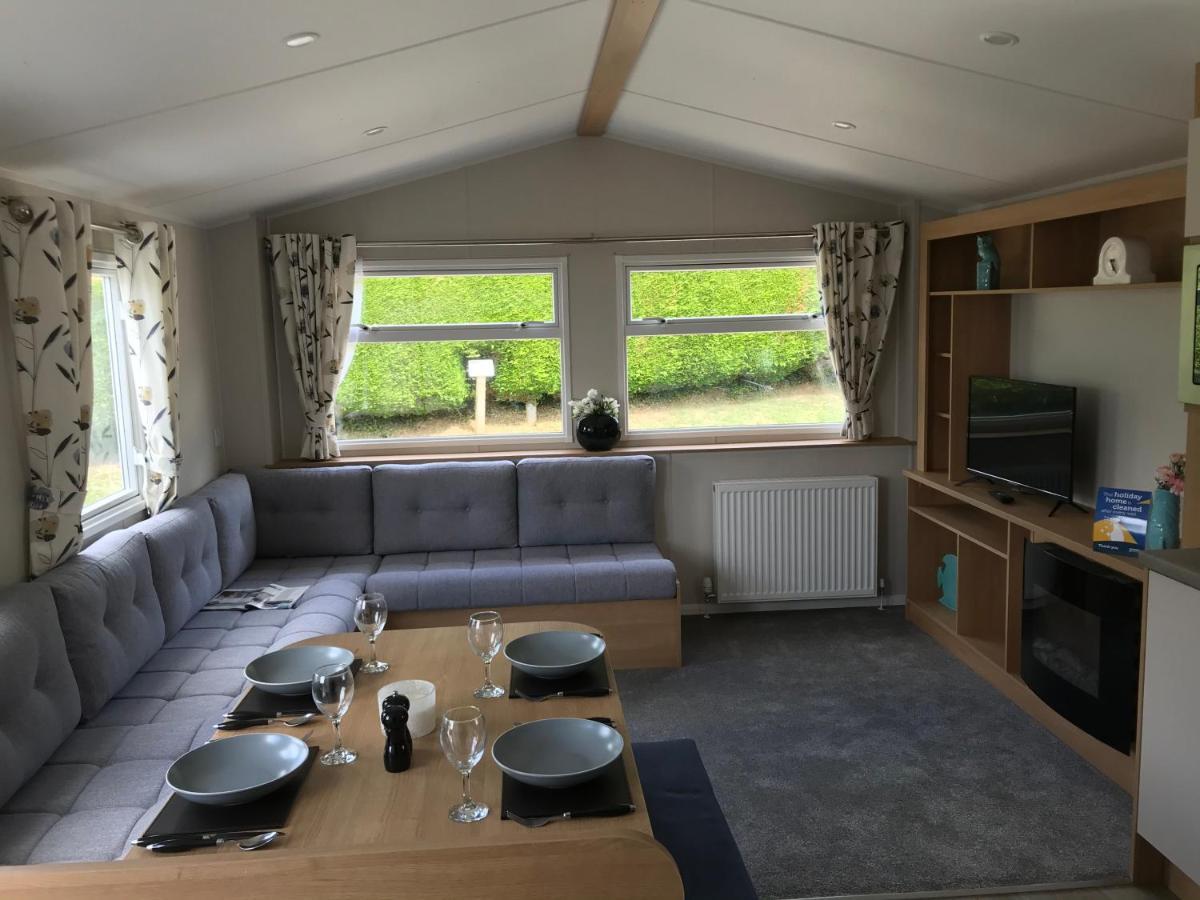 Exclusive 3 Bedroom Caravan, Sleeps 8 People At Parkdean Newquay Holiday Park, Cornwall, Uk מראה חיצוני תמונה