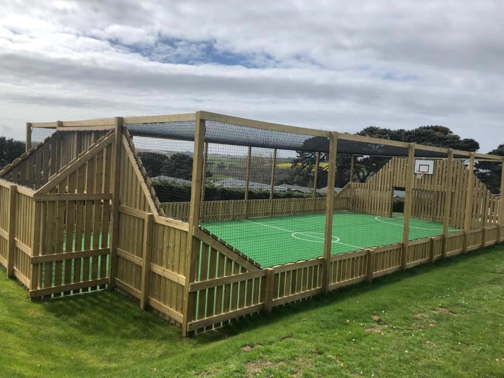 Exclusive 3 Bedroom Caravan, Sleeps 8 People At Parkdean Newquay Holiday Park, Cornwall, Uk מראה חיצוני תמונה