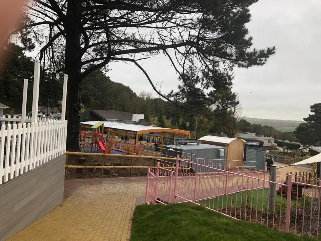 Exclusive 3 Bedroom Caravan, Sleeps 8 People At Parkdean Newquay Holiday Park, Cornwall, Uk מראה חיצוני תמונה